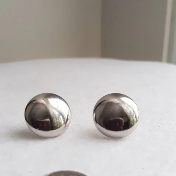 Vintage silver tone round dome stud earrings - Picture 1 of 3